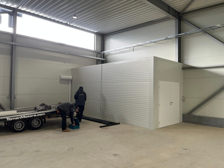 Vestavba do haly TOMAN MOTORS Rynholec 1